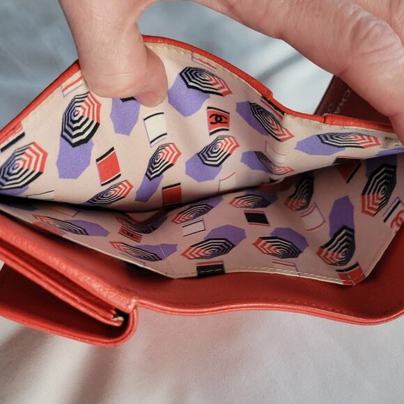 Rare Chanel Limited Edition Coco Mark Lucky Umbrella Compact Wallet Red - Picture 9 of 12